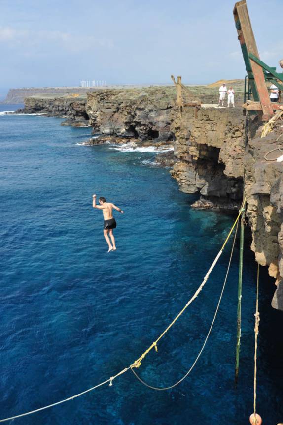 Mergulho no penhasco que forma a ponta mais ao sul dos Estados Unidos, no sul da Big Island, no Havaí